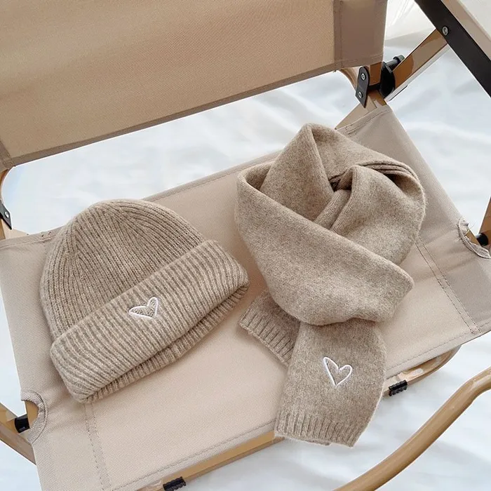 Светло-коричневый