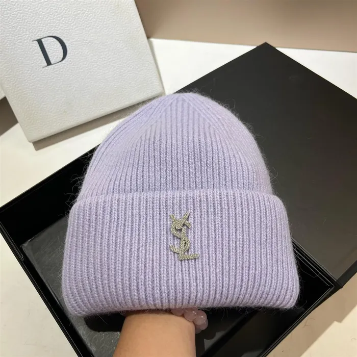 Фиолетовый