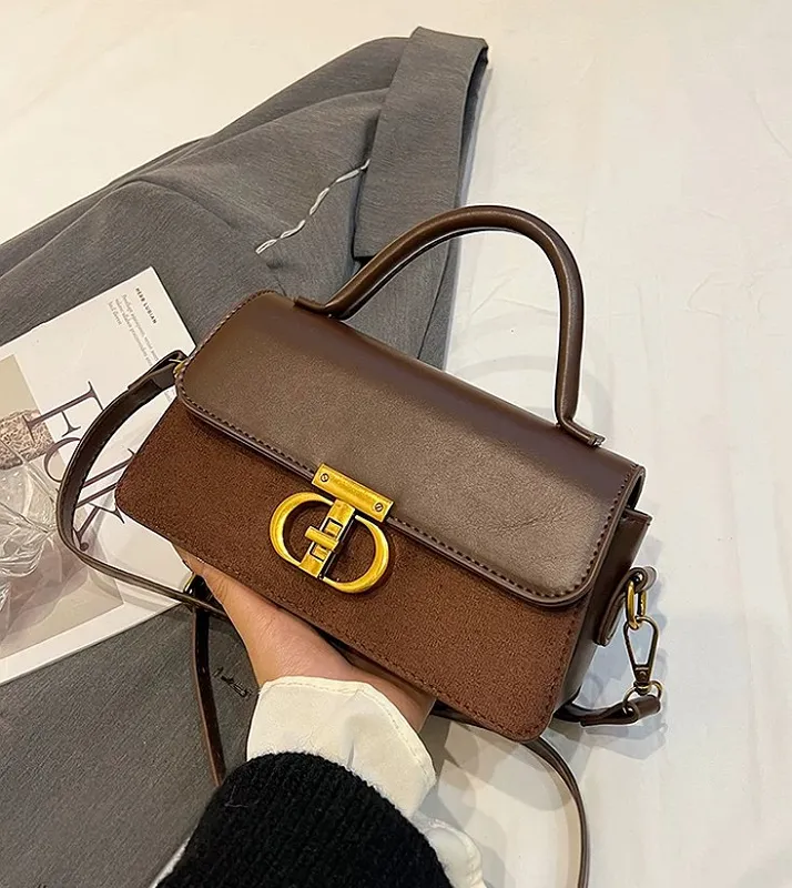 Коричневый