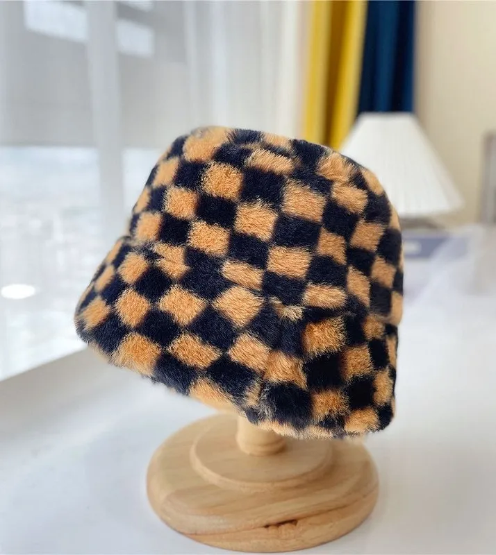 Шахматно черный