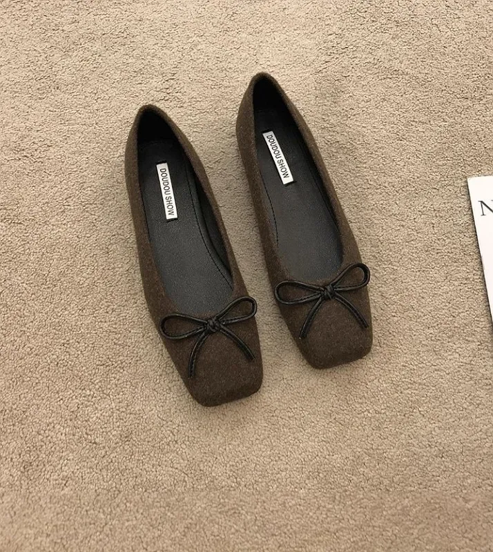 Коричневый