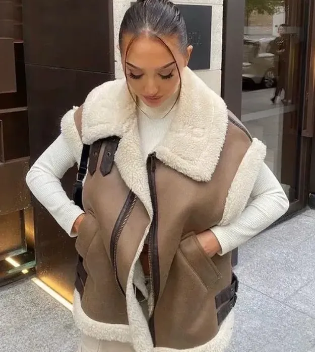 Коричневый