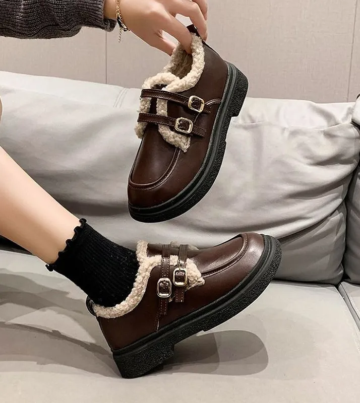 Коричневый