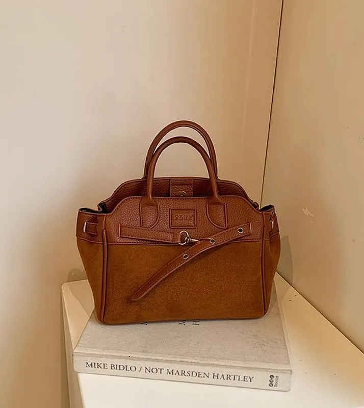 Коричневый