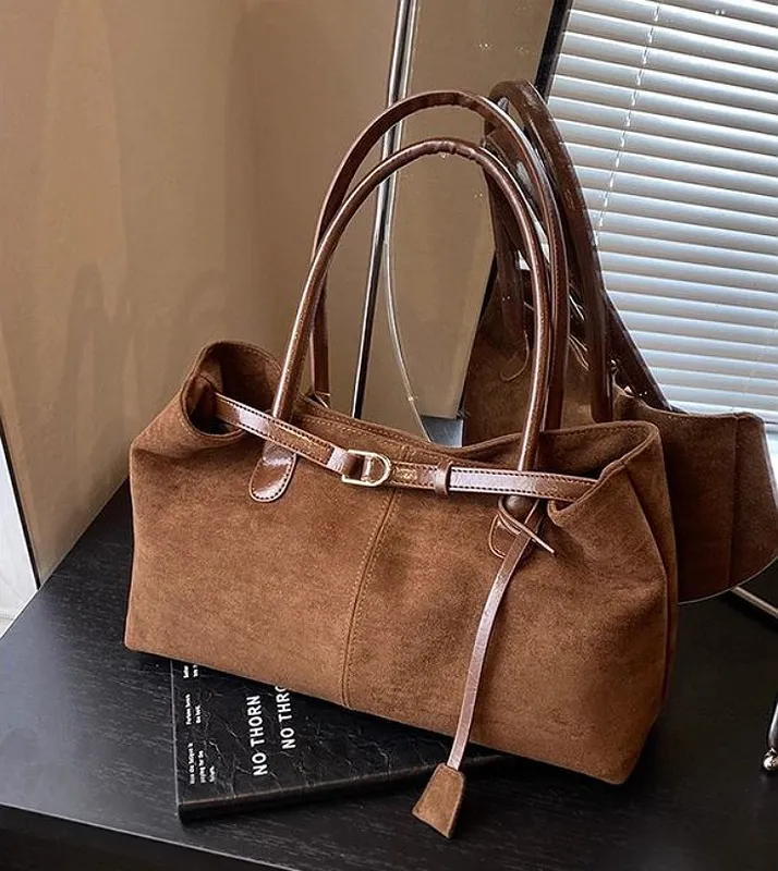 Коричневый