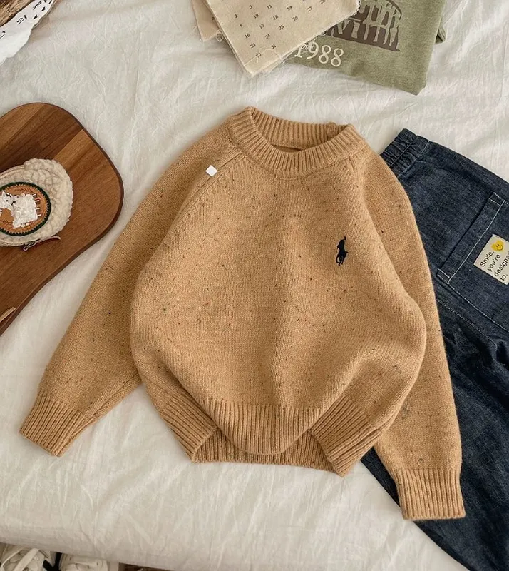 Коричневый