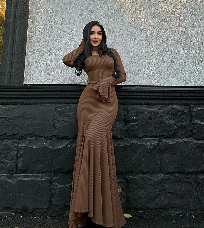 Коричневый