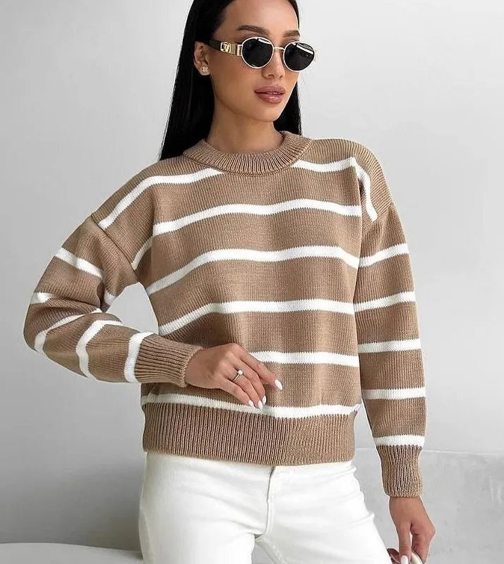 Коричневый