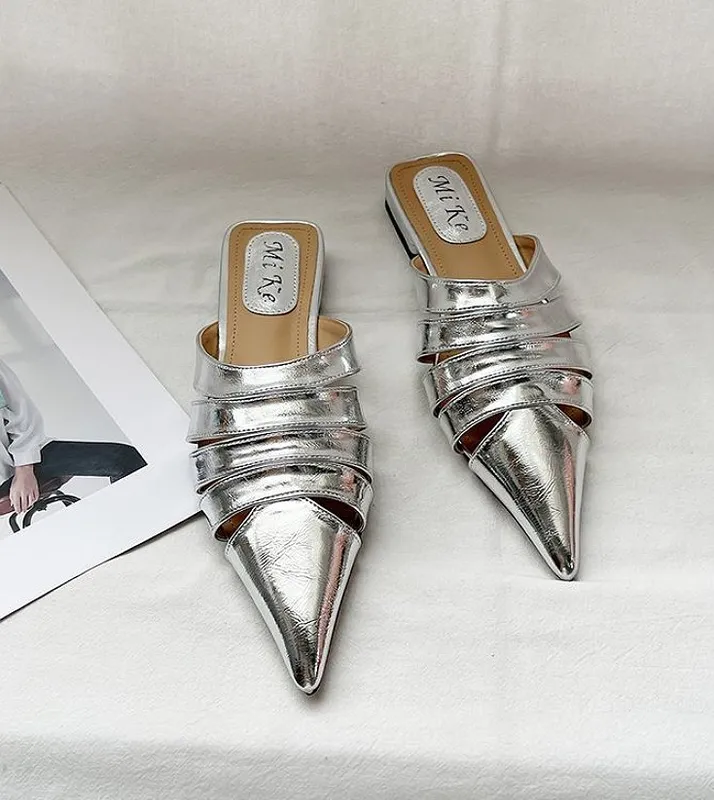 Серебристый