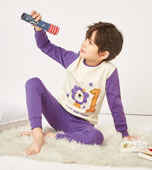 Фиолетовый