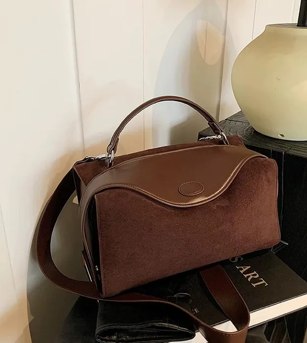 Тёмно коричневый