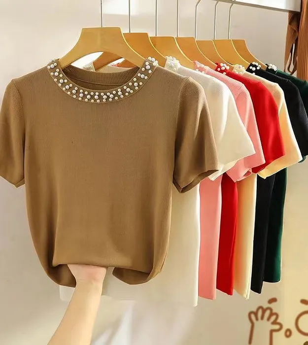 Коричневый