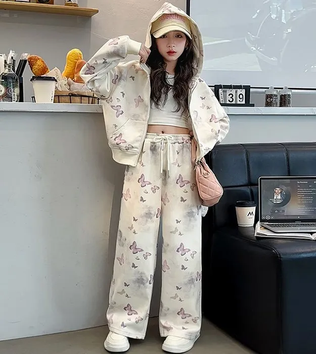 Спортивный костюм