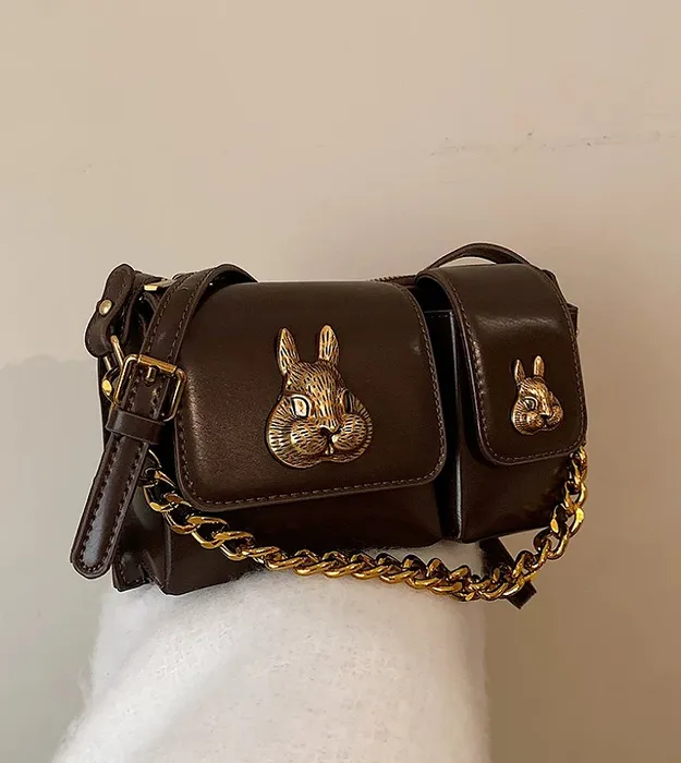 Коричневый