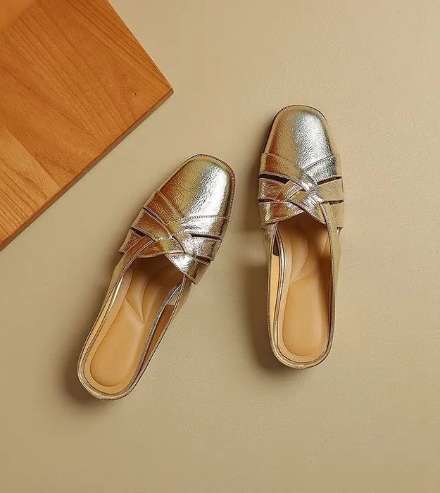 Золотистый