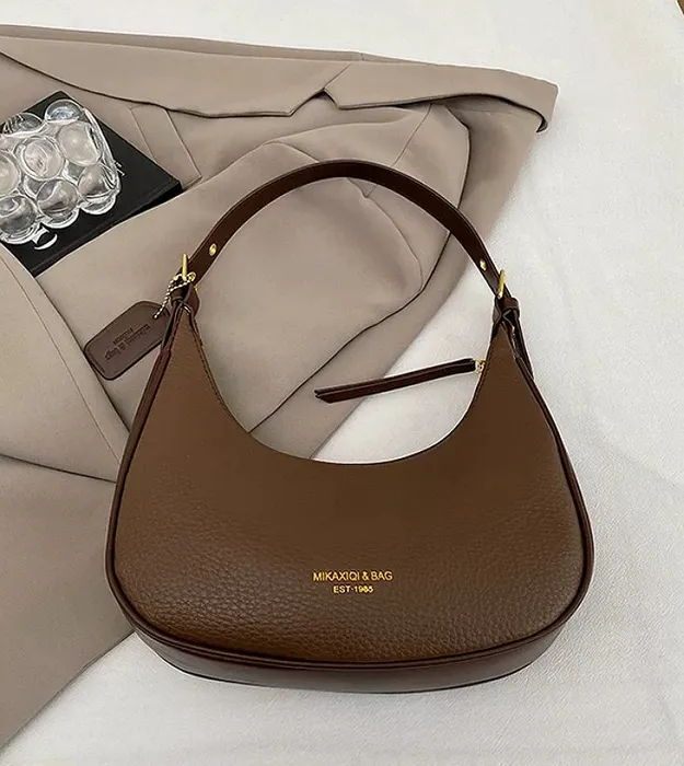 Коричневый