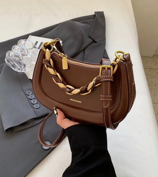 Тёмно коричневый