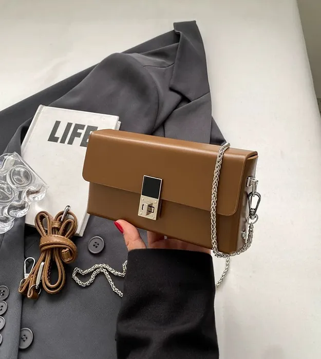 Коричневый