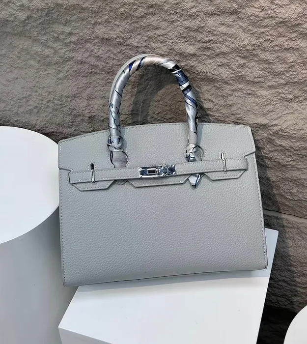 Тёмно серый