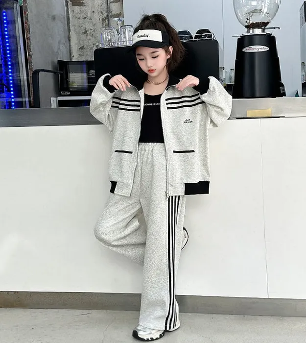 Спортивный костюм