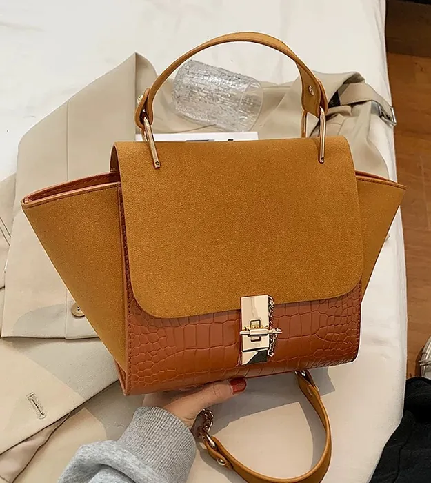 Коричневый