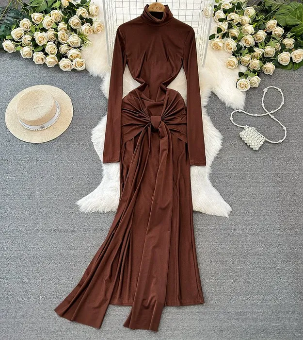 Коричневый