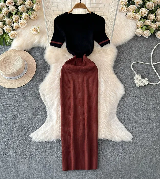 Коричневый