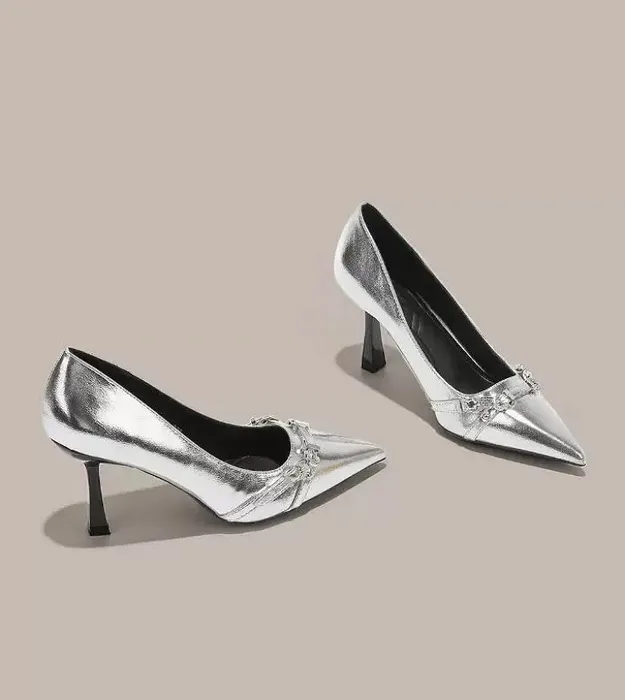 Серебристый