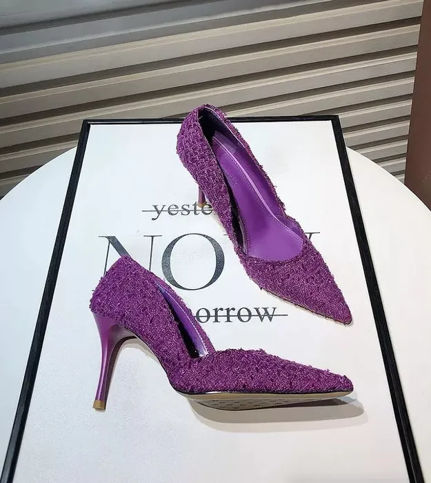 Фиолетовый