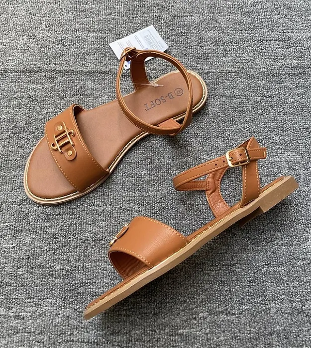 Коричневый