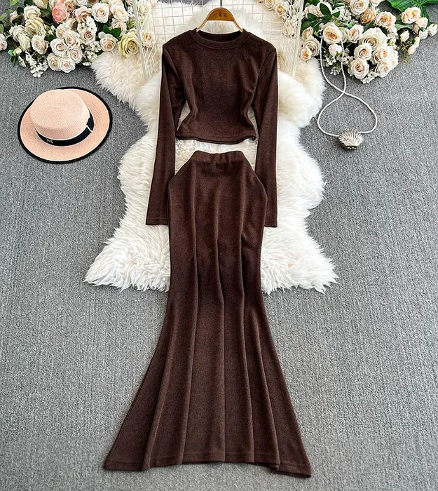 Коричневый