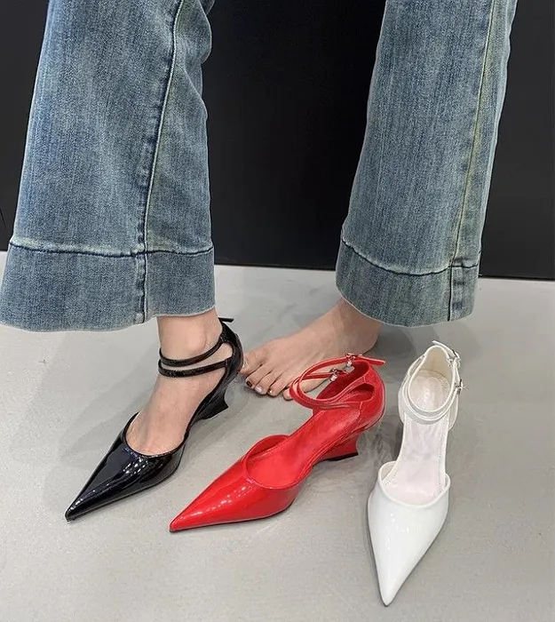 Женская обувь