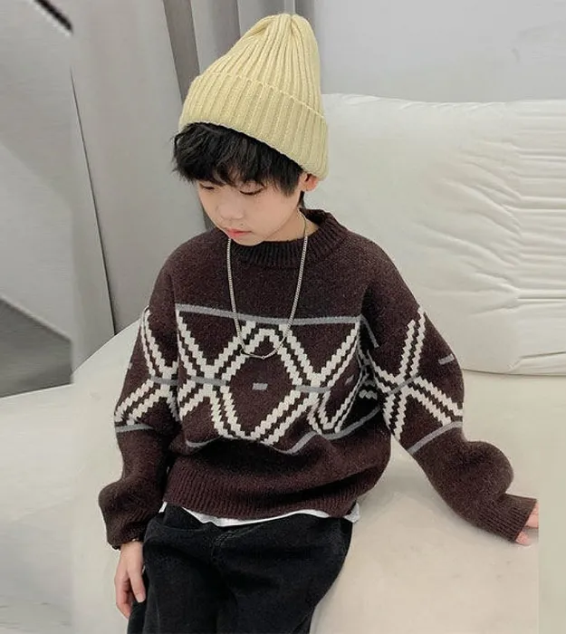 Коричневый