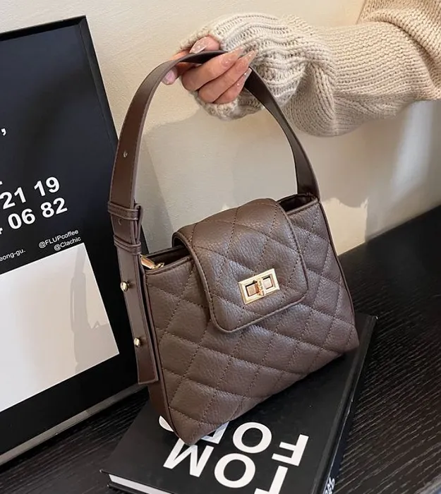 Тёмно коричневый