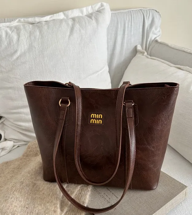 Коричневый