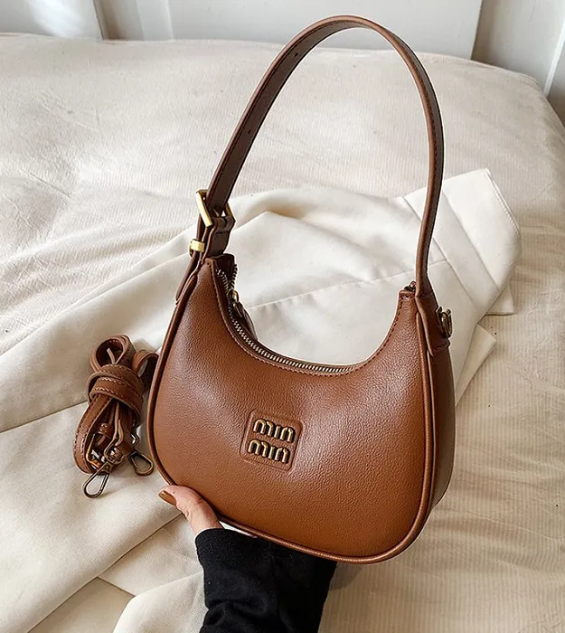 Коричневый