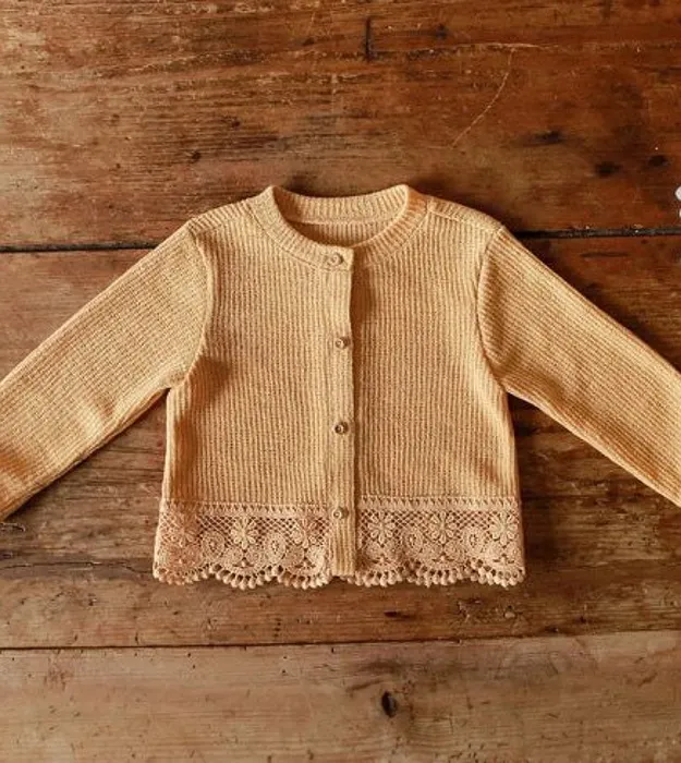 Коричневый