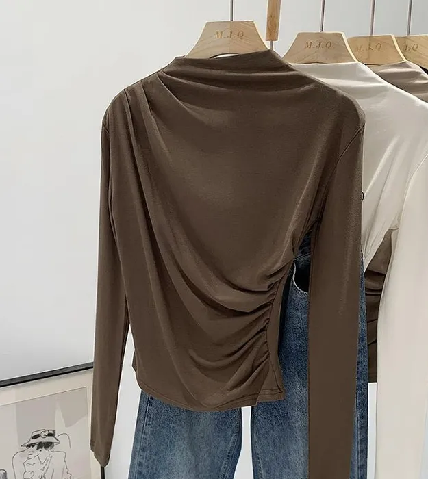 Коричневый