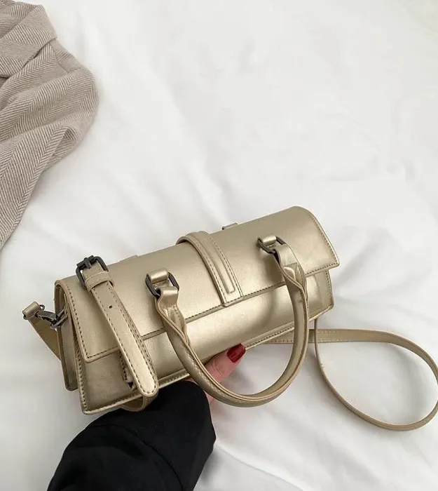 Серебристый