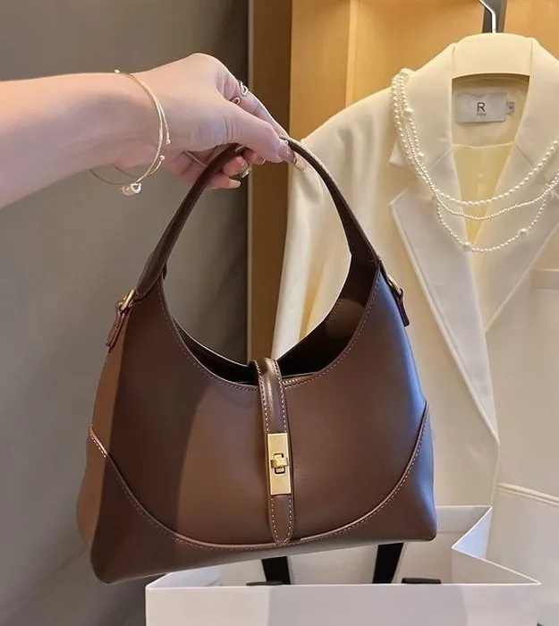 Коричневый