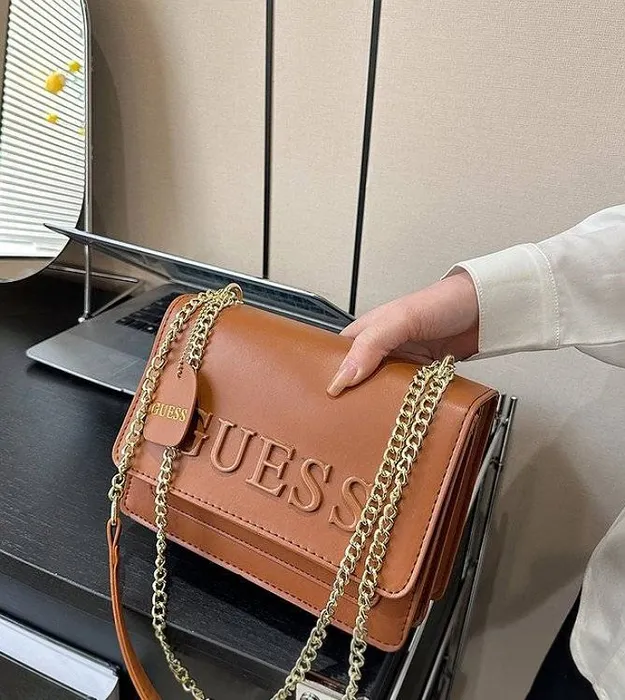 Коричневый