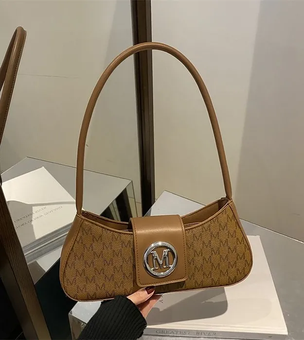 Коричневый