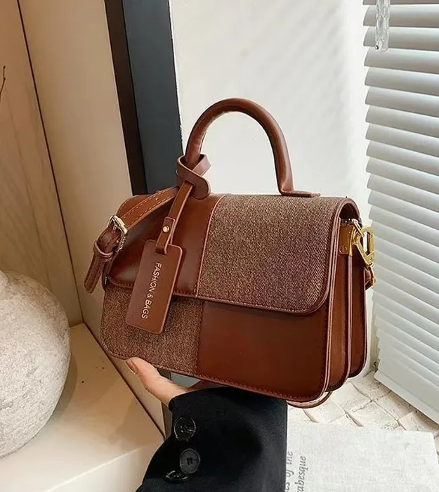 Коричневый