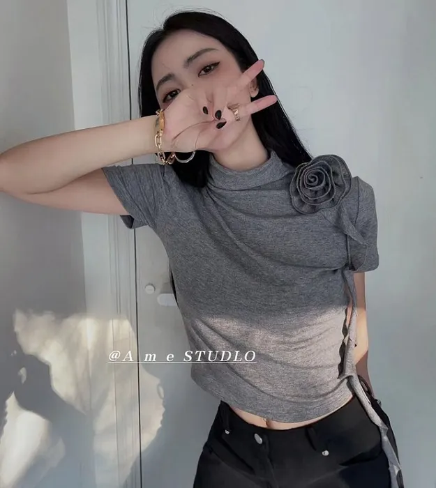 Женская модная футболка