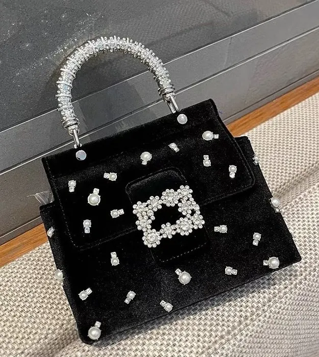 Чёрно -белый