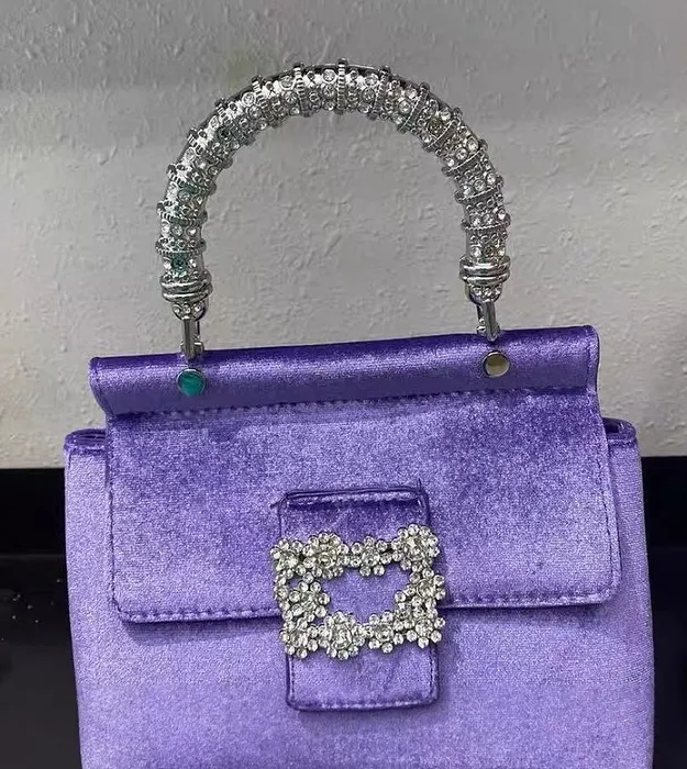 Фиолетовый