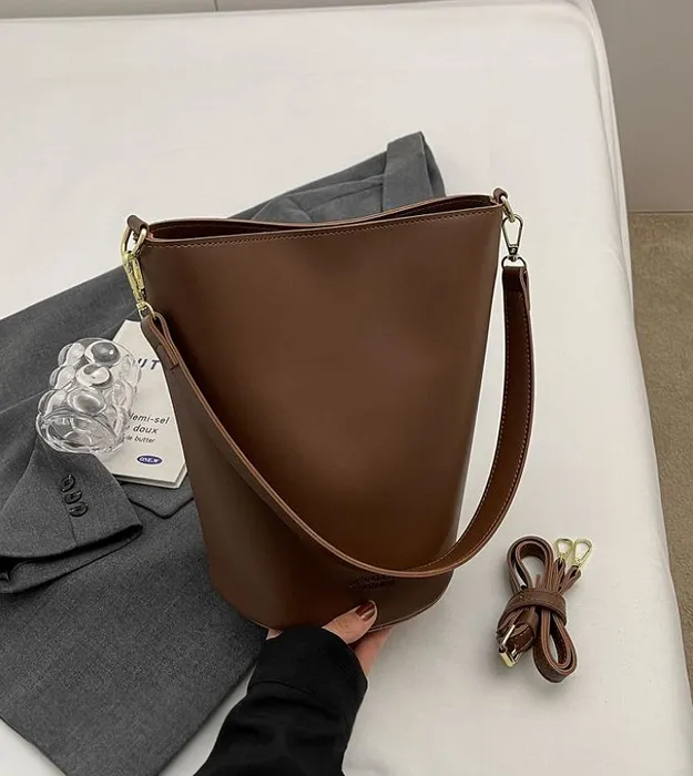 Коричневый