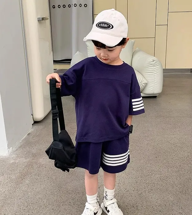 Фиолетовый