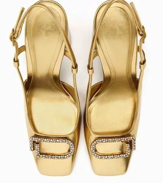 Золотистый