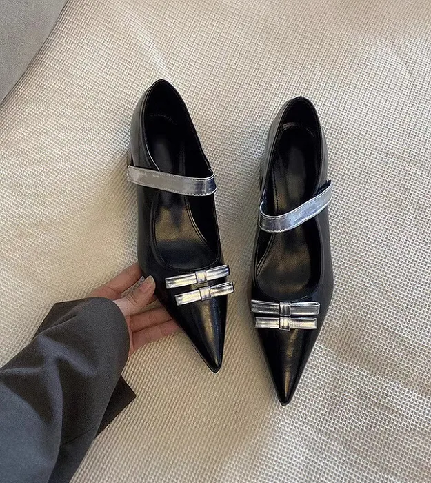 Серебристый